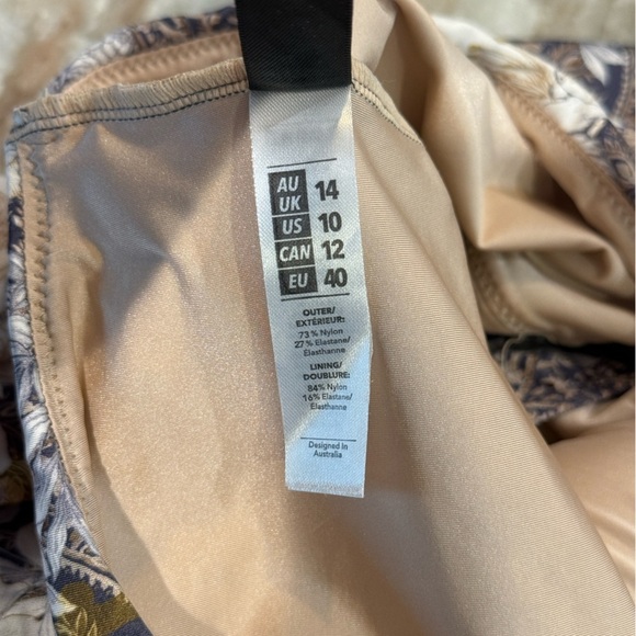 Women’s AQUA BLU Kismet Sophia One Piece short sleeve swimsuit. Size US 10 - Picture 12 of 12